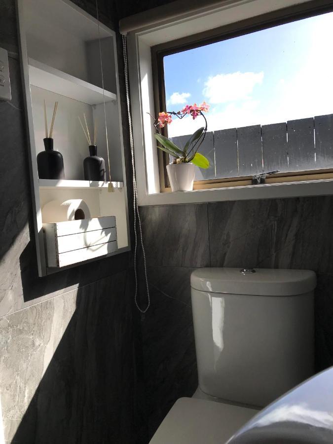 Onehunga Garden Tinyhouse With Parking Otel Auckland Dış mekan fotoğraf