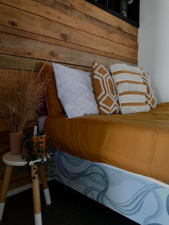 Onehunga Garden Tinyhouse With Parking Otel Auckland Dış mekan fotoğraf