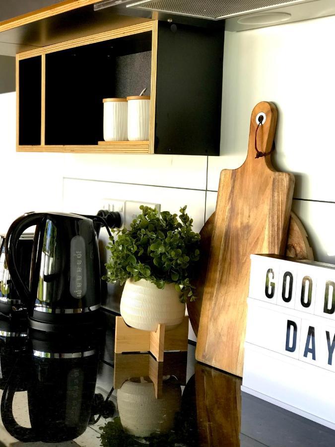 Onehunga Garden Tinyhouse With Parking Otel Auckland Dış mekan fotoğraf