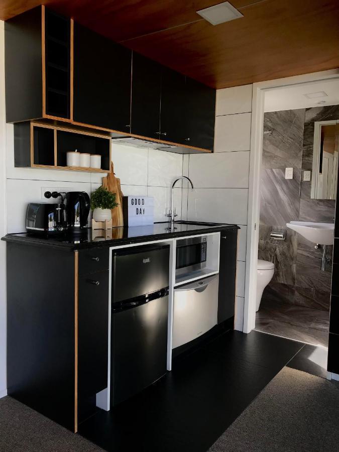 Onehunga Garden Tinyhouse With Parking Otel Auckland Dış mekan fotoğraf